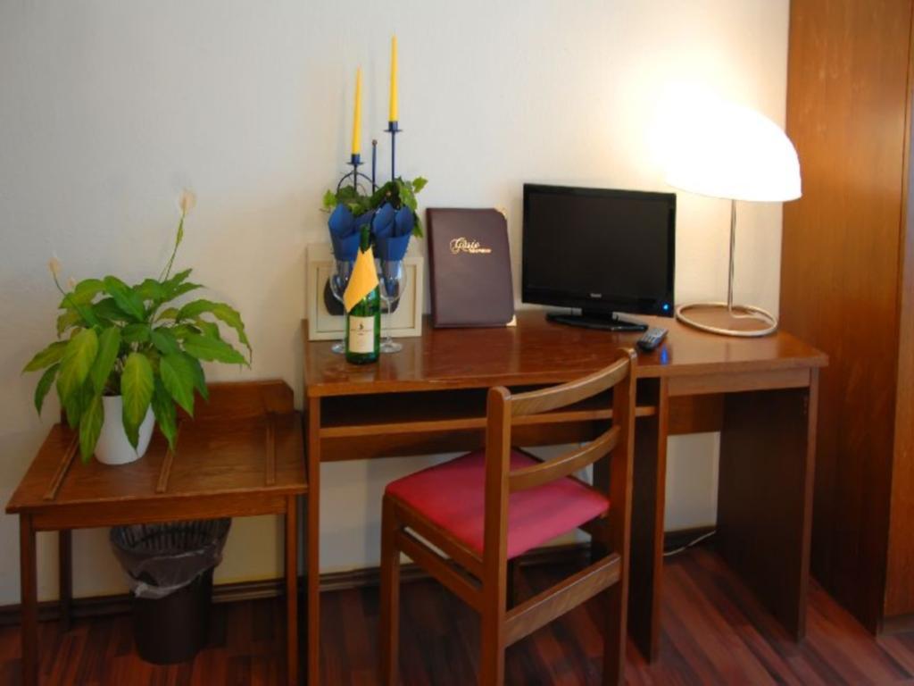 Hotel Loehr Baden-Baden Room photo